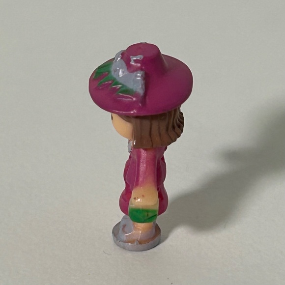 Vintage 90s Bluebird Polly Pocket Fifi's Parisian Apartment Replacement Doll - Picture 2 of 6